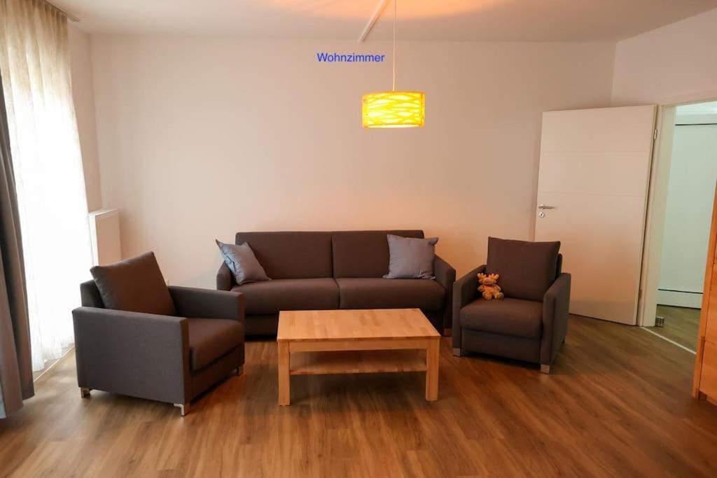 Freundliche Wohnung Mit Parkplatz Und Terrasse Нойбранденбург Экстерьер фото