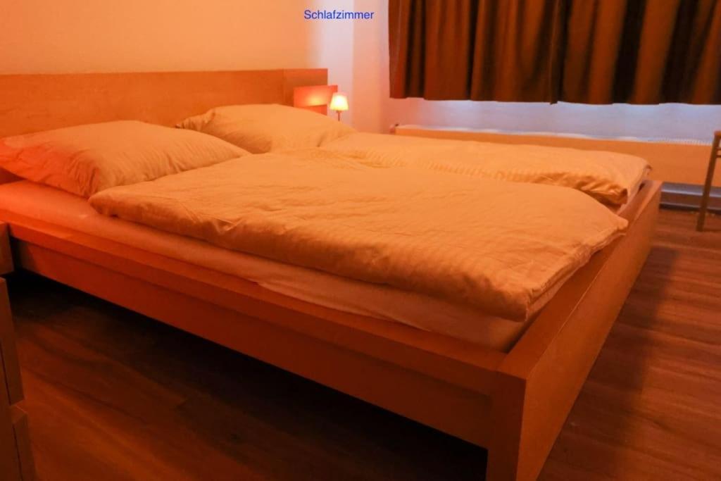 Freundliche Wohnung Mit Parkplatz Und Terrasse Нойбранденбург Экстерьер фото