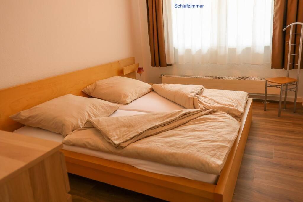 Freundliche Wohnung Mit Parkplatz Und Terrasse Нойбранденбург Экстерьер фото